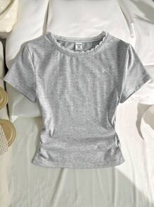 SHEIN Tween Girls' Casual Streetwear Style Fitted Lace Patchwork Round Neck Bow Embroidery Ruffle Short Sleeve Comfortable Stretch Cotton T-Shirt, Floral Gray