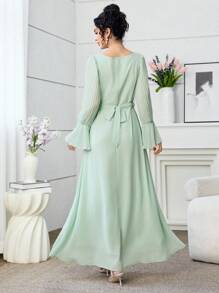 Yasmyna فستان طويل عربي ذو قبة مستديرة، أكمام ثلاثية الأبعاد بطية و إنسدال مجسم بالأزهار لموسم الربيع والصيف - أخضر نعناع - مشاهدة 2