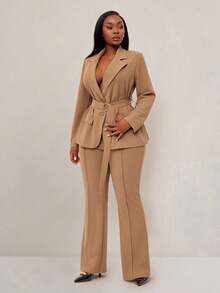 SHEIN X Phaith Montoya SHEIN SXY Blazer básico elegante, sexy e de estilo elegante para mulheres plus size no outono e inverno, incluindo um cinto bônus. Adequado para ir e vir, negócios, estilo retrô, festa, resort, passeio, dinheiro antigo, estilo de rua alta, urbano, sereia sexy de escritório coquete, traje de cruzeiro, ir e vir, negócios, retrô, vintage, festa, resort, passeio, dinheiro antigo, ricamente camadas, encontro à noite, reunião, minimalismo, aniversário, evento formal, Gyaru, Ibiza, Nashville, intervalo, modesto, chique, casual, compras, streetwear, saída. - Caqui - Visão 7
