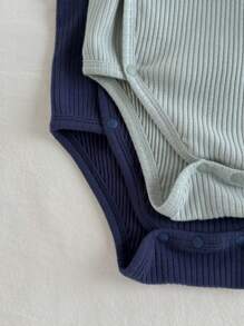 Loomiva 2件套男婴纯色柔软针织圆领短袖连体衣套装