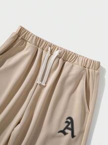 SHEIN Tween Boys Khaki Co-Ords With Pocket Detail And Round Neck Graphic T-Shirt Boys Two Piece Set Boys Sweatpants Set 2 Piece Set Boys Boys Athletic Set Kids Two Piece Set - Khaki - View 6