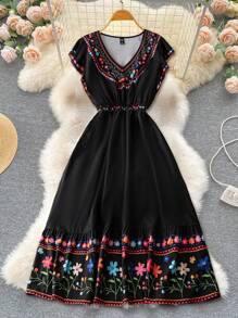 SHEIN LUNE 大码女式花卉印花V领短袖休闲连衣裙夏季