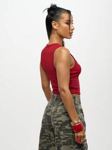 SUMWON WOMEN 夏威夷州无袖罗纹赛车背心，夏季节日夏威夷岛海滩休闲学院风 - 紅色 - 查看 2