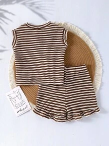 SHEIN Playful Pals Bộ đồ mùa hè đơn giản và giản dị cho bé gái (kích thước nhỏ) Áo tay lửng jacquard màu kaki và quần short, trang phục thường ngày cho mùa hè - Màu Khaki - Xem 2