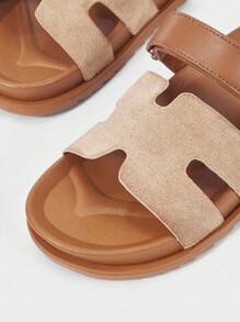 HighSole Novos Chegados Sandálias Rasteiras Femininas de Verão, Moda e Versáteis