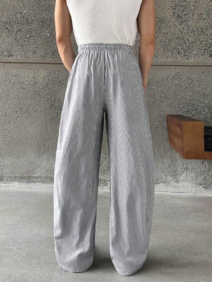 Manfinity BRENVOR Men's Casual Fashion Long Woven Curved Stripe Pants - Black - View 1
