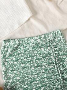 SHEIN Tween Girls Vacation Style Knit Camisole Top + Ruffle Detail Split Hem Skirt Set Summer Clothes Set Skirt Outfit Set Floral Skirt Outfit Two Piece Summer Outfit Summer Outfits For Women 2 Piece Vacation Outfit Summer Skirt - Green - View 5