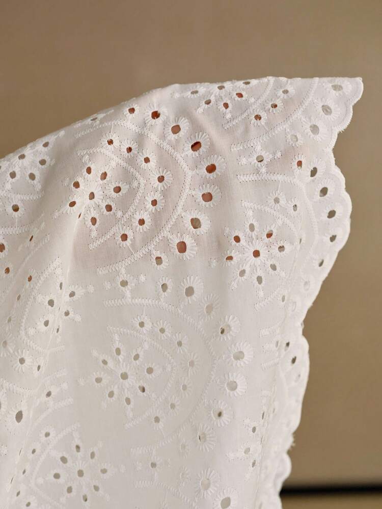 MOTF STUDIO EYELET EMBROIDERY TIERED LAYER DRESS