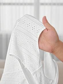 SHEIN Lady 圆领白色针织镂空刺绣面料流苏下摆女式无袖中长连衣裙 生日和活动连衣裙/办公室连衣裙/婚纱/节日连衣裙/优雅连衣裙/派对连衣裙/白色连衣裙 度假服装 女士波西米亚风/波西米亚风女装 婚礼宾客连衣裙 女士办公室连衣裙 女士连衣裙 女士工作连衣裙 沙滩裙 毕业礼服/铅笔裙 波西米亚风/波西米亚风/波西米亚风女装；白色流苏连衣裙 白色派对连衣裙 女士白色钩针连衣裙 白色连衣裙 - 白色 - 查看 7