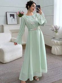 Yasmyna فستان طويل عربي ذو قبة مستديرة، أكمام ثلاثية الأبعاد بطية و إنسدال مجسم بالأزهار لموسم الربيع والصيف - أخضر نعناع - مشاهدة 8