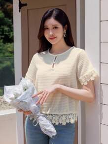 Dazy-Less Women Loose Casual Crocheted Lace Splicing Hollow-Out Design Elegant Short Sleeve Cover Up, Summer Resort Fashion - Beige - View 6