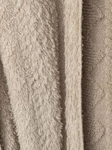 SHEIN Clasi Manteau à capuche zippé texturé et moelleux pour femmes grandes tailles, chaud et en polaire, automne, hiver, nouveauté 2025, confortable et chaud contre le froid'} {'translate_fr':'Manteau décontracté à manches longues avec poches pour femmes grandes tailles, automne, hiver, vintage, sortie, automne, hiver, bureau, chic, costumes d'Halloween, style old money'} {'translate_fr':'Manteau réversible à capuche, à manches longues et avec poches pour femmes grandes tailles, automne, automne - Kaki - Voir 14
