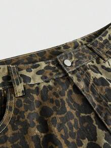 ROMWE MEN Shorts vaqueros casuales holgados con bolsillo tipo cargo y estampado de leopardo para hombre