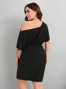 Firerie Plus Robe Moulante Unicolore À Col Asymétrique Manches Chauve-Souris