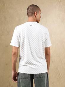 SUMWON Tricou de vară în carouri, cu model texturat și monogramă, croială standard, stil sport, lenjerie de casă - alb - Vizualizare 2