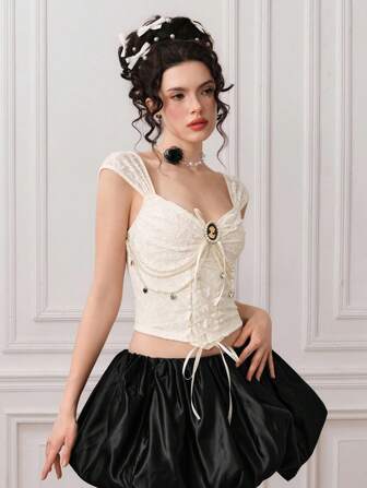 EDITION Damen elegantes Top mit Kehlausschnitt, Kunstperlen-Kette-Dekor, gerafft und mit Schleife, Sommer