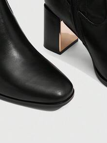 Daringsoles Women's Fashion Black All-Match Versatile Chunky Heel Ankle Boots - Black - View 6