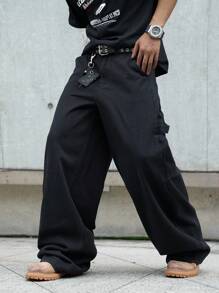 Manfinity EMRG 男士黑色宽松牛仔工装阔腿裤，完美契合嘻哈街头风格和前卫时尚。这款宽松长款阔腿牛仔裤兼具舒适感与都市时尚感，是现代衣橱的理想之选。 - 黑色 - 查看 1