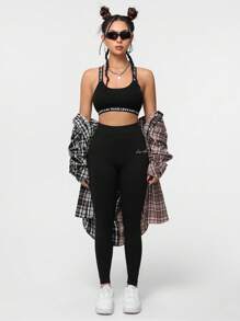 SHEIN Essnce Leggings deportivos casuales con estampado de letras de punto elástico para mujer. Leggings negros para mujer adecuados para salir, ropa de otoño, ropa deportiva femenina - Negro - Ver 4