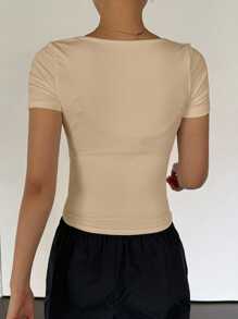 DAZY 女式方领短袖休闲短款修身 T 恤，性感学院风上衣 - 杏色 - 查看 3
