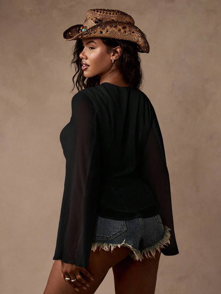 MISSGUIDED Long Sleeve Lace Up Front Peplum Blouse Western Style Peasant Top Fall Holiday Festival Party Bohemian Statement Bell Sleeve Design