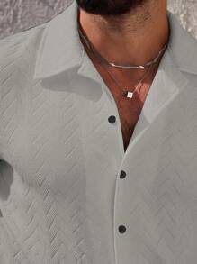 Manfinity Homme Men's Casual Solid Color Textured Short Sleeve Shirt, Summer