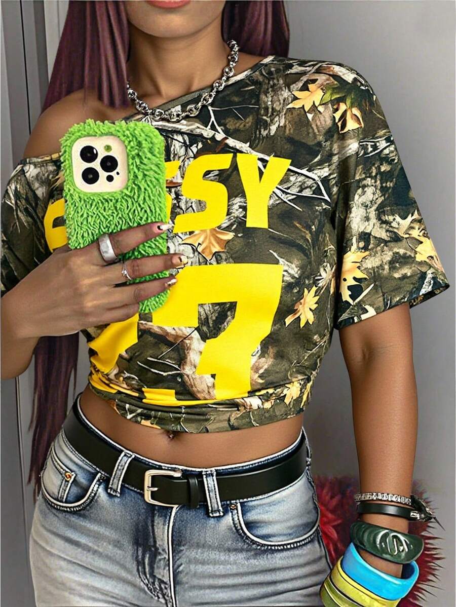 Slaydiva 2025 Neuer Sommer Straßen Lässig Zweig Muster & Buchstaben Muster asymmetrischer Ausschnitt anliegendes kurzes Damen T-Shirt, Musikfestival, Abschluss, Urlaub, Strand, tägliche Reise, Feiertagsparty, Schulanfang, Club, Straße, Schulterfrei, Hot Girl-B - Verschiedenfarbig - Übersicht 1