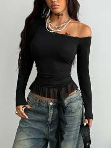 Coolane 女款秋季演唱会街头风 Y2K 度假风 Gyaru 休闲弹力不对称领口网眼拼布荷叶边下摆 T 恤 - 黑色 - 查看 5