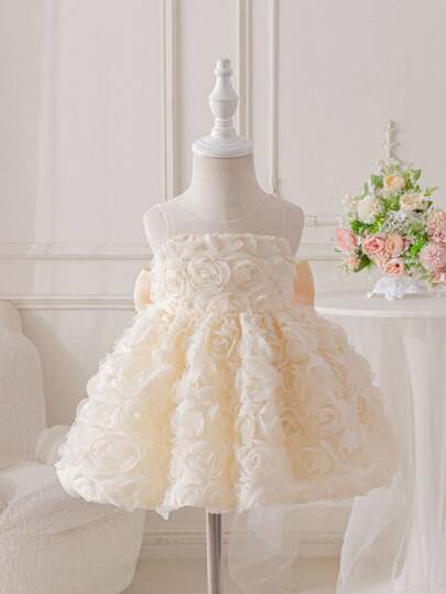SHEIN Glamorique Kids 女婴花朵3D蕾丝薄纱缎面泡泡袖后背蝴蝶结珍珠装饰派对礼服，婚礼花童礼服，生日、周年纪念女婴礼服，优雅婚礼女婴蝴蝶结礼服，女婴花童礼服，幼儿花童礼服，香槟色女婴礼服，秋冬款