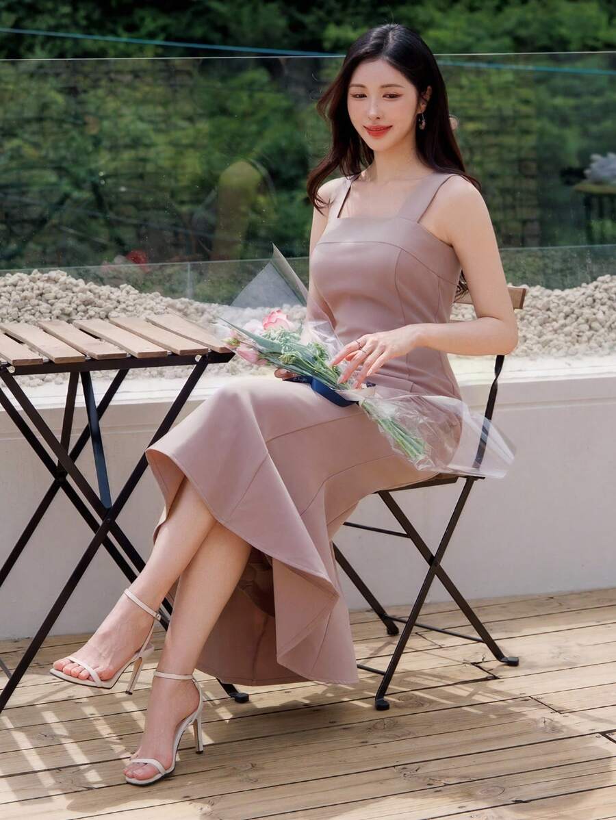 DAZY Damen Einfarbiges Meerjungfrau-Saum tailliertes elegantes Kleid mit dünnen Trägern, knöchellang, Sommer