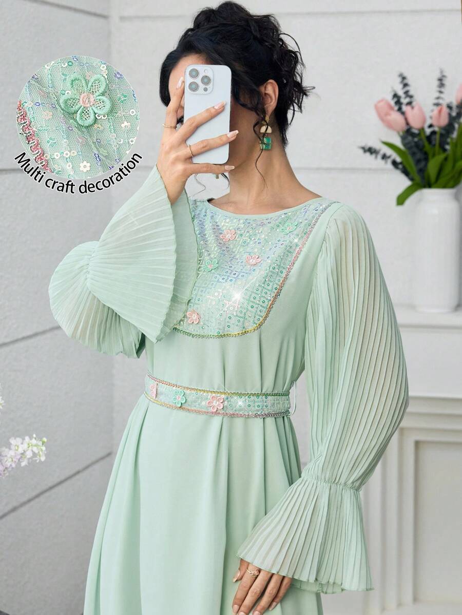 Yasmyna فستان طويل عربي ذو قبة مستديرة، أكمام ثلاثية الأبعاد بطية و إنسدال مجسم بالأزهار لموسم الربيع والصيف - أخضر نعناع - مشاهدة 1