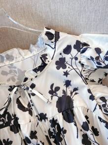 SHEIN Clasi CURVE 大码女式夏季浪漫杏色和黑色花卉印花衬衫，蝴蝶结领口/荷叶边袖子/复古印花/简约百搭 - 彩色 - 查看 6