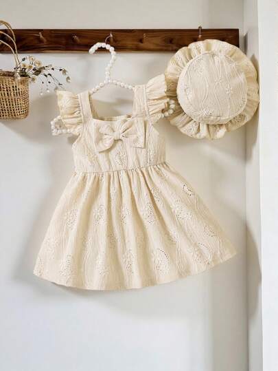 SHEIN Vintaside Kids 2 件女婴休闲度假时尚花卉镂空纹理面料 3D 蝴蝶结装饰荷叶边短袖中长连衣裙，搭配可爱太阳帽套装，春夏新品，适合外出和度假