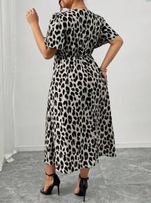 Firerie Plus Size Fall Vintage Leopard Print Short Sleeve Kink Cinched Waist Dress - Grey - View 6