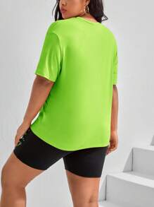 Firerie Conjunto de dos piezas de talla grande con camiseta de manga corta con cuello redondo estampada y pantalones cortos ajustados para primavera/verano