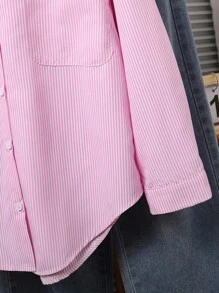 Camisa de una sola hilera de bolsillo con hombro caído y manga larga a rayas para niña adolescente