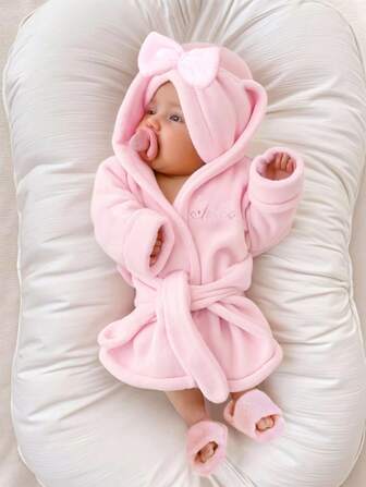 SHEIN Pasgeboren meisje fotografie badjas met bijpassende tulband en mini pantoffels Baby fotoshoot outfits Liefde borduurwerk pasgeboren rekwisieten