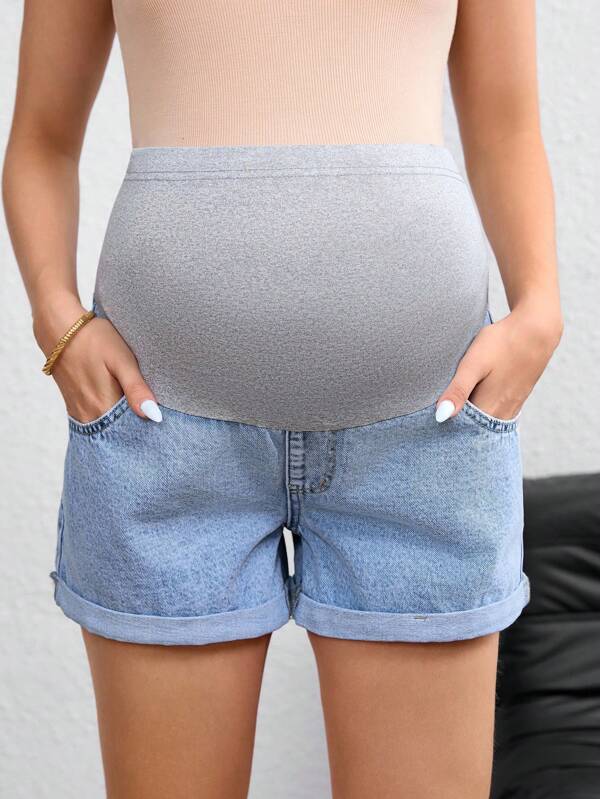 SHEIN Pantalones cortos vaqueros casuales y versátiles para maternidad, de cintura alta con parches y bolsillos