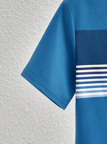 Manfinity VCAY Camiseta ajustada casual con rayas geométricas para hombre, camiseta de rayas azul para hombre, camiseta de verano para hombre, camiseta de rayas para hombre, camiseta azul de rayas para hombre, camiseta de rayas para hombre, camiseta azul y blanca de rayas para hombre - Azul - Ver 4