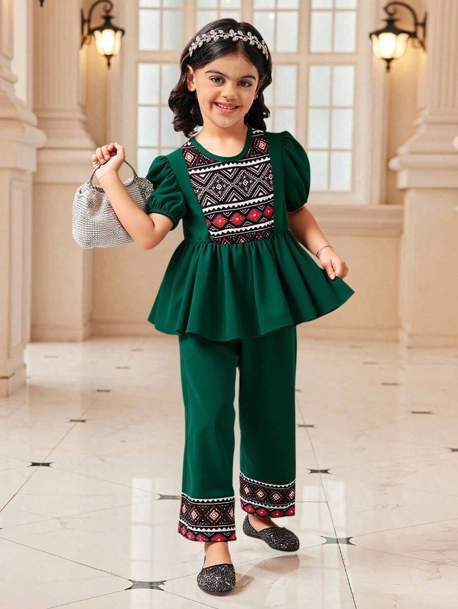 Bộ 2 món/Bộ áo tay phồng in họa tiết cổ điển bảo thủ màu đỏ và quần short trang phục thường ngày cho bé gái - Màu xanh lá cây đậm - Xem 1