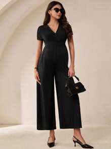 MaterniWear 女式纯色交叉V领短袖带口袋阔腿休闲孕妇连体裤 - 黑色 - 查看 4