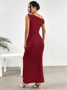 SHEIN EZwear 酒红色提花针织金属纽扣装饰不对称下摆连衣裙 - 酒紅色 - 查看 2