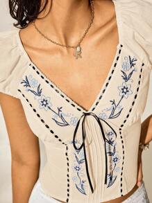 Easelle White Embroidered Small Shirt Top Seaside Holiday Style Outdoor Summer Embroidered Flowers