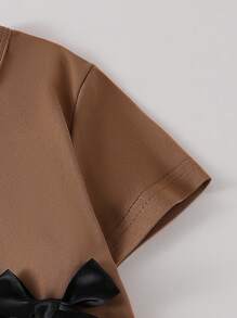 Elladie kids 2件套年轻女孩休闲棕色蝴蝶结短袖T恤和黑色喇叭裤，可爱活泼的夏季服装女孩服装套装蝴蝶结服装少女服装蝴蝶服装棕色服装 - 棕色 - 查看 5