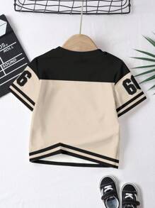 Camiseta de manga corta y cuello redondo con estilo deportivo de béisbol clásico y de moda casual para niño, con bloques de color, parcheado y estampados de N.66 y Rey, cómodo para el verano
