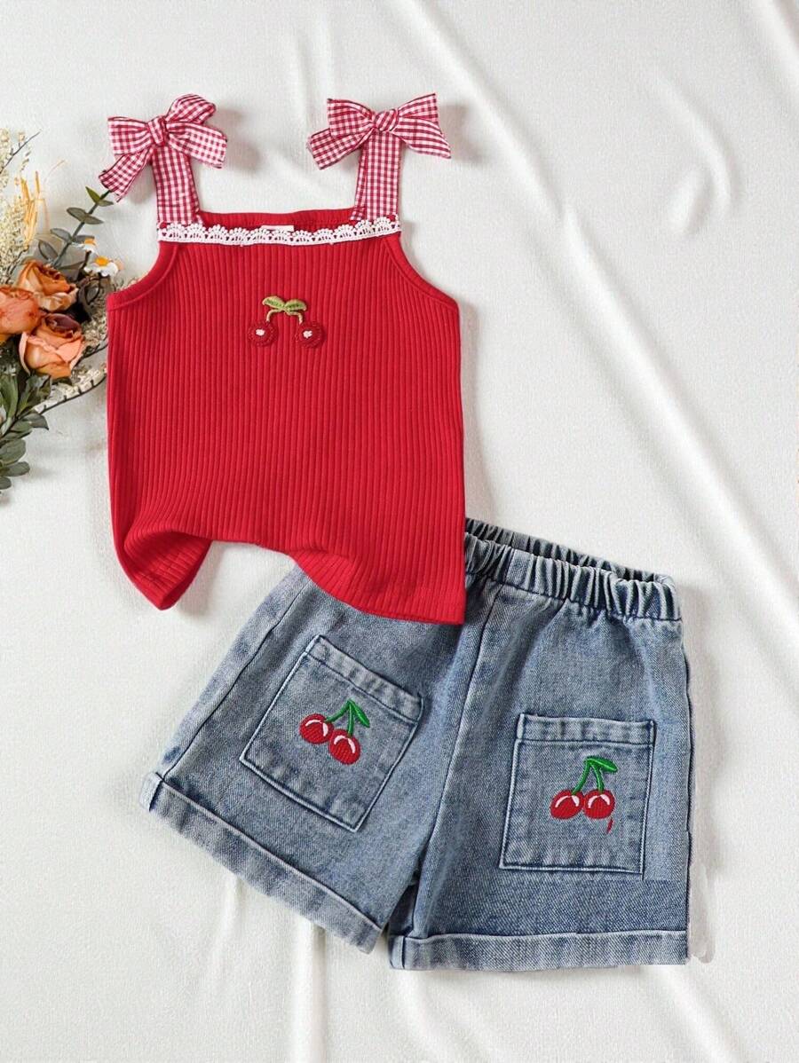 SHEIN Playful Pals Conjunto de 2 piezas para niña bebé, con top halter con estampado de cerezas y pantalones cortos de jean, adecuado para primavera y verano