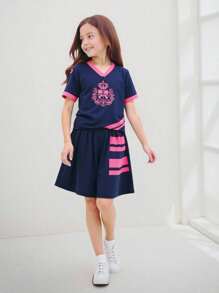 2 件女童休闲时尚美式复古拼色 T 恤和百褶裙套装，适合春夏季日常穿着和外出