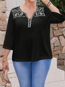 EMERY ROSE 黑色常规长度加大码休闲V领T恤，饰有独特植物图案，适合假日穿着，女士款 - 黑與白 - 查看 5