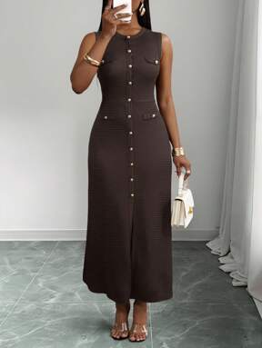 Slaydiva Nouvelle robe longue pour femmes en tissu tricoté texturé noir à col rond sans manches, avec rabat décoré de boucles métalliques, jupe en queue de poisson et jupe évasée avec fente ouverte. Élégante et décontractée pour le printemps et l'été.