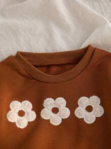 SHEIN Vintaside Kids 女嬰花卉衛衣與羅紋喇叭褲2件套裝，可愛秋冬服飾 - 彩色 - 查看 4